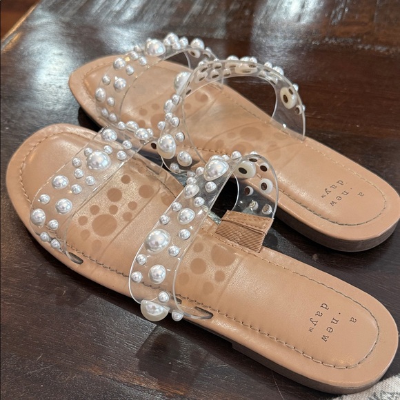 A New Day Women's Sandals with Pearl Details - Picture 5 of 6
